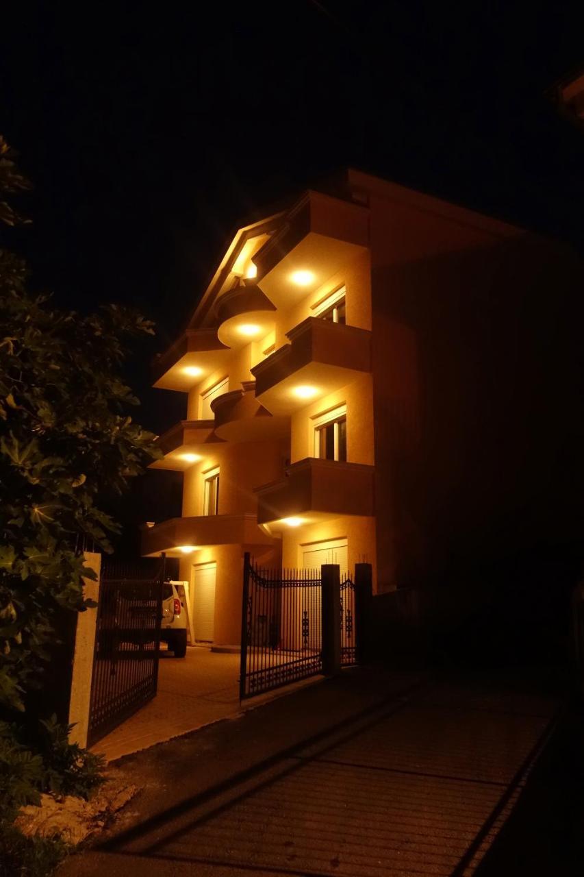 Hotel Villa Jolyn Ulcinj Buitenkant foto